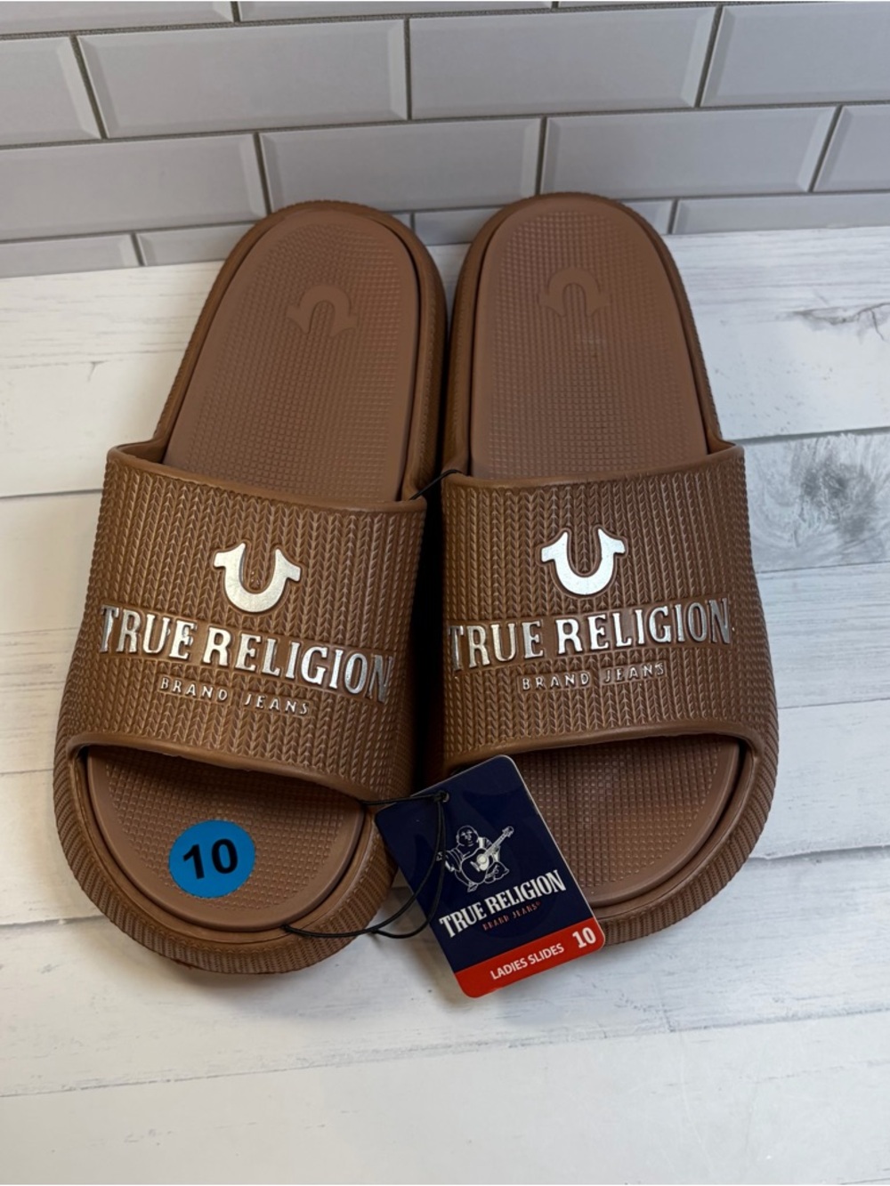 True Religion Size:10 Women Chestnut Brown Logo Slide Sandals